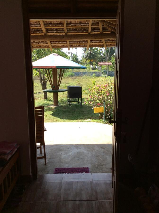 Sunshine Cafe Apartment Tangalle Exterior photo