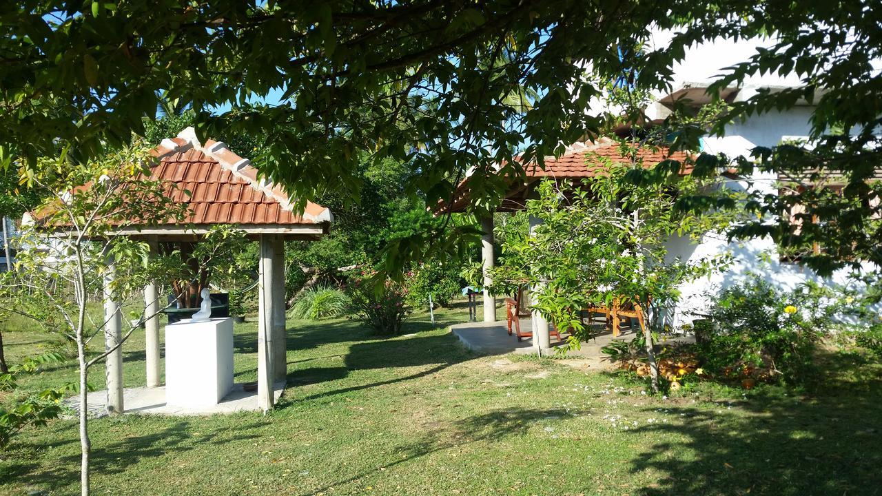 Sunshine Cafe Apartment Tangalle Exterior photo